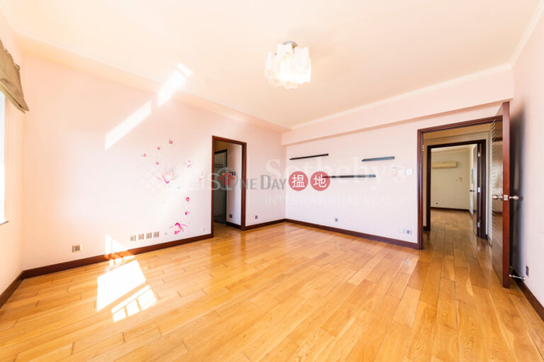 Property for Rent at Block 28-31 Baguio Villa with 4 Bedrooms