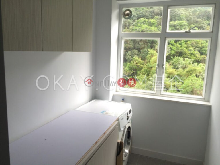 Efficient 3 bed on high floor with balcony & parking | Rental