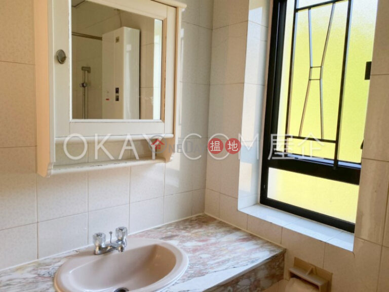 Efficient 3 bed on high floor with balcony & parking | For Sale