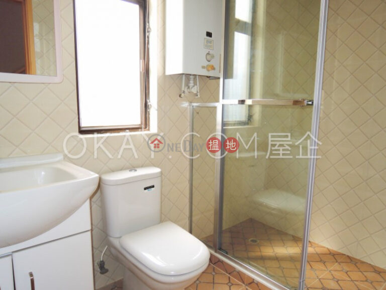 Stylish house with rooftop, terrace & balcony | Rental