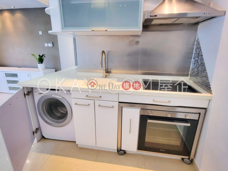 Rare penthouse with rooftop | For Sale