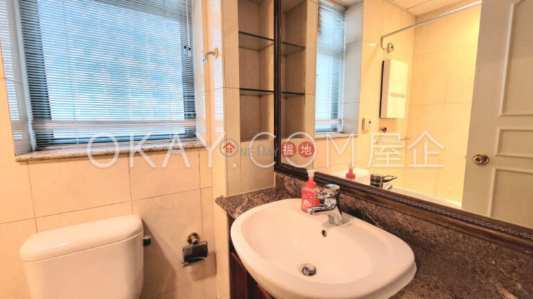 Charming 4 bedroom with parking | Rental