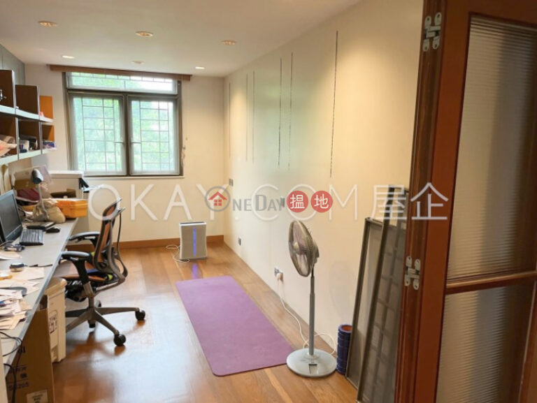 Popular 3 bedroom with sea views, balcony | Rental