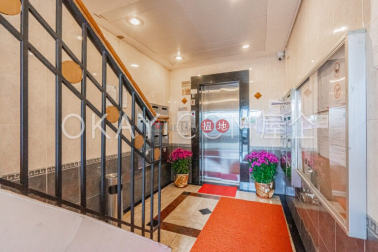 Rare 3 bedroom on high floor with parking | Rental