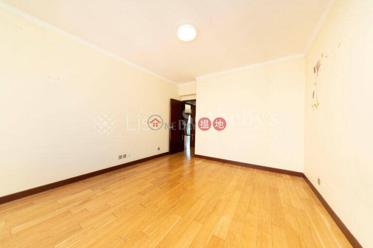 Property for Rent at Block 28-31 Baguio Villa with 4 Bedrooms