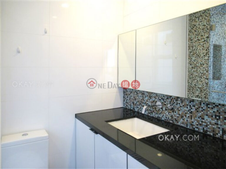 Efficient 2 bedroom with sea views, balcony | For Sale