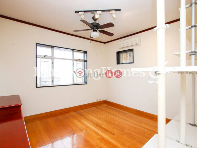 2 Bedroom Unit at Block 25-27 Baguio Villa | For Sale