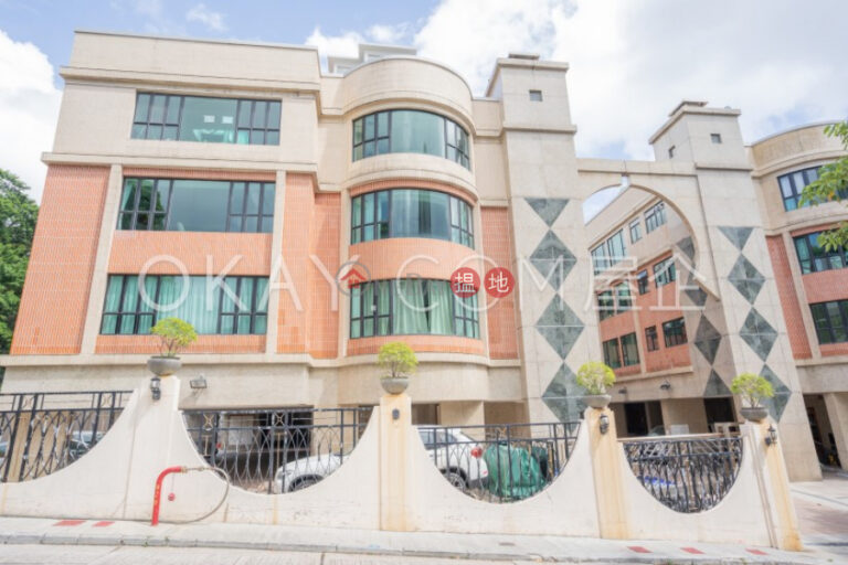 Rare 3 bedroom on high floor with sea views & rooftop | For Sale