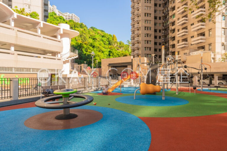 Efficient 4 bedroom on high floor with balcony | For Sale