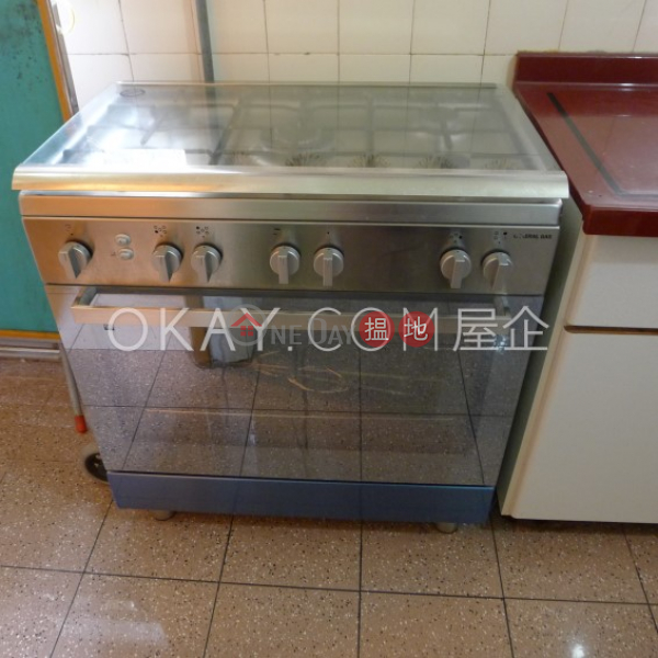 Efficient 3 bed on high floor with sea views & balcony | Rental