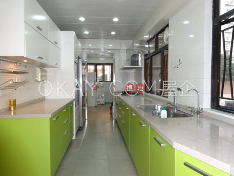Beautiful 4 bedroom with balcony & parking | For Sale