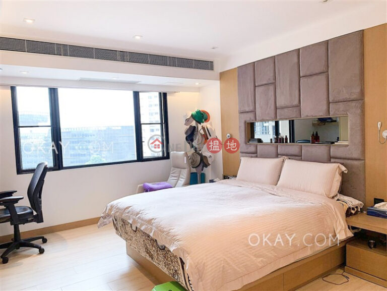 Nicely kept 3 bedroom with balcony | For Sale