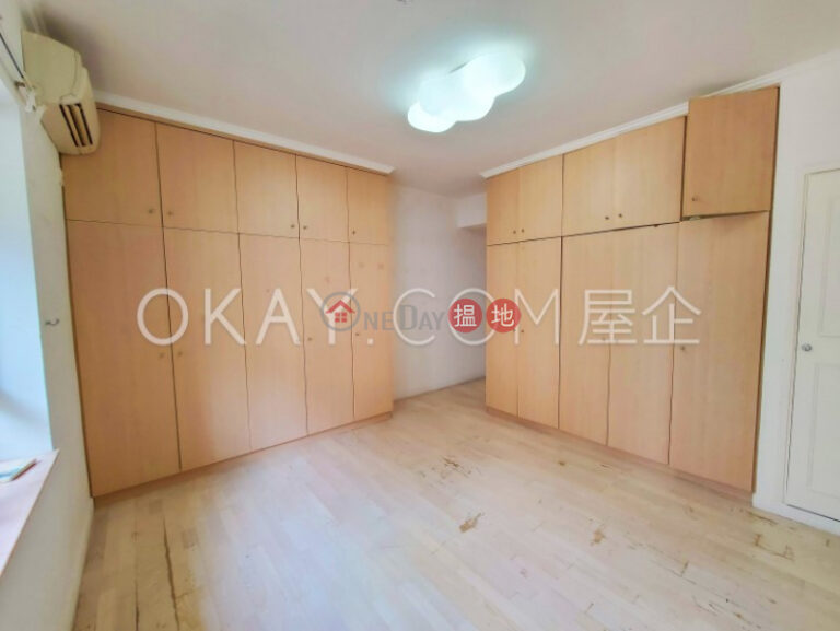 Efficient 4 bedroom with balcony & parking | Rental