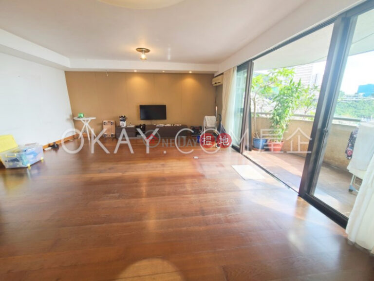 Popular 3 bedroom with sea views, balcony | For Sale