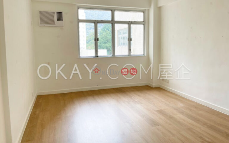 Efficient 4 bedroom with sea views, balcony | Rental