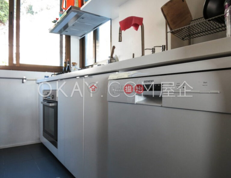 Efficient 2 bedroom with sea views, balcony | For Sale