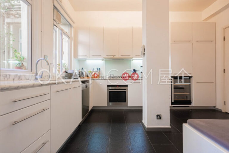 Beautiful 3 bedroom with balcony & parking | For Sale