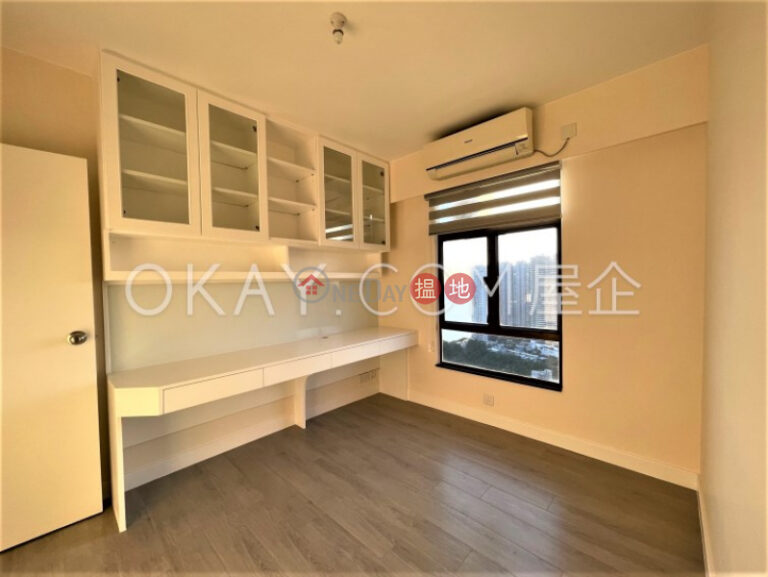 Popular 2 bedroom with parking | Rental
