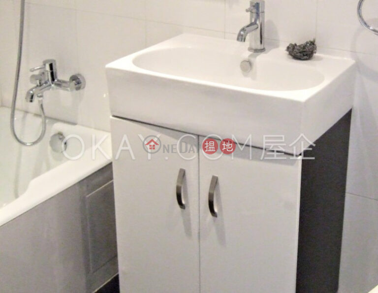 Elegant 2 bedroom with parking | Rental