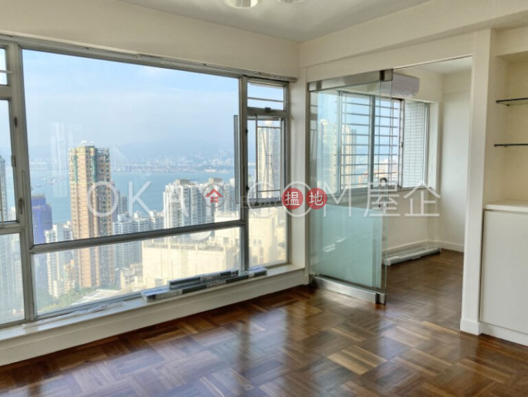 Rare 2 bedroom on high floor with parking | Rental