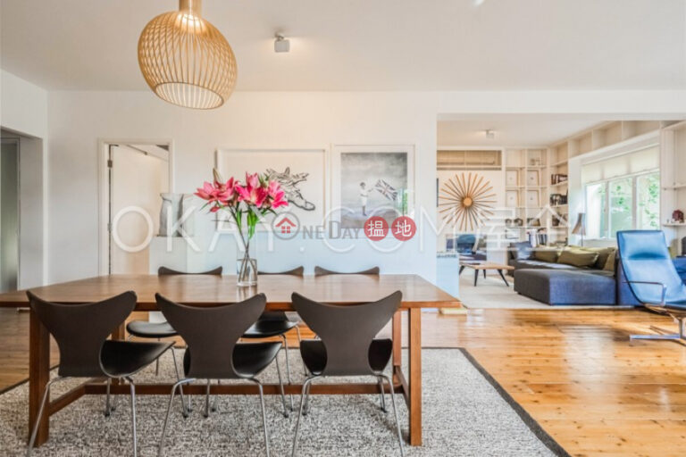 Beautiful 3 bedroom with balcony & parking | Rental