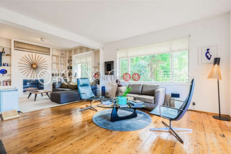 Beautiful 3 bedroom with balcony & parking | Rental