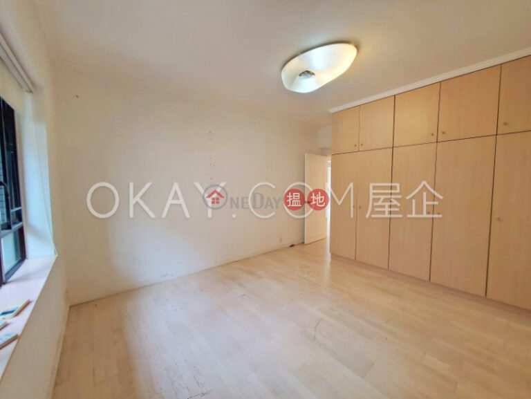 Efficient 4 bedroom with balcony & parking | Rental