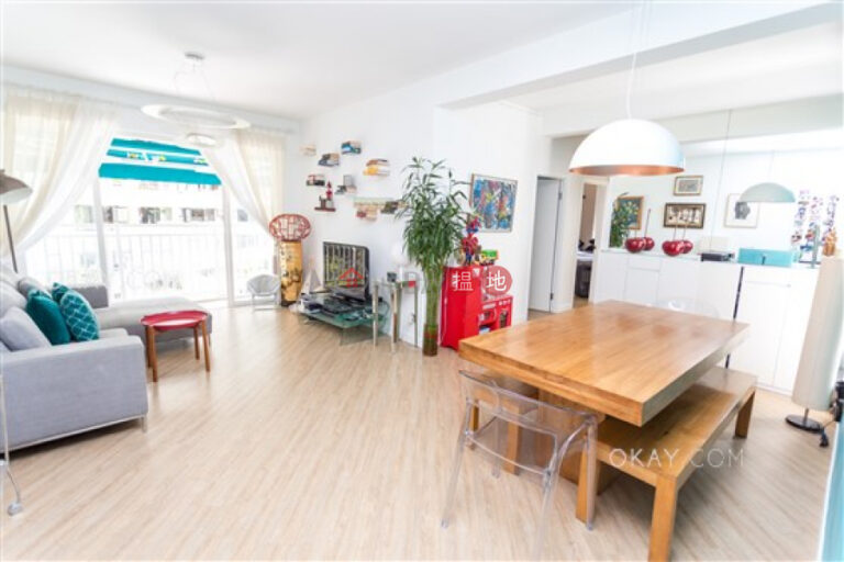 Rare 3 bedroom with balcony & parking | Rental