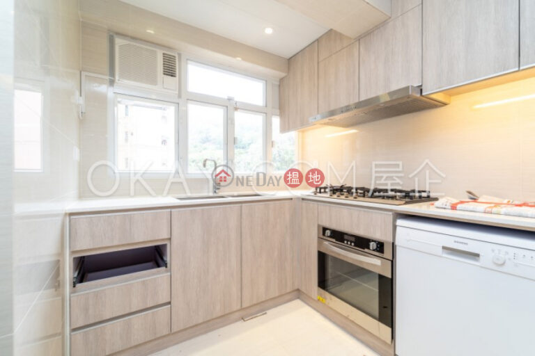 Luxurious 2 bed on high floor with balcony & parking | Rental