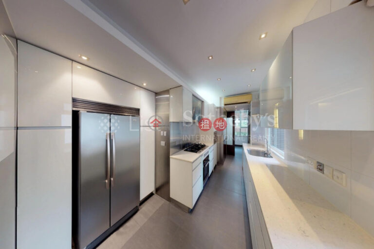 Property for Rent at Block 28-31 Baguio Villa with 4 Bedrooms