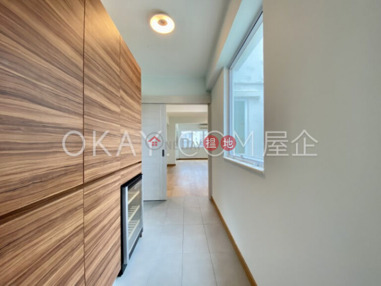 Elegant 3 bedroom on high floor with rooftop & parking | For Sale