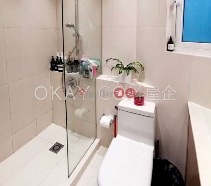 Efficient 2 bed on high floor with sea views & rooftop | Rental