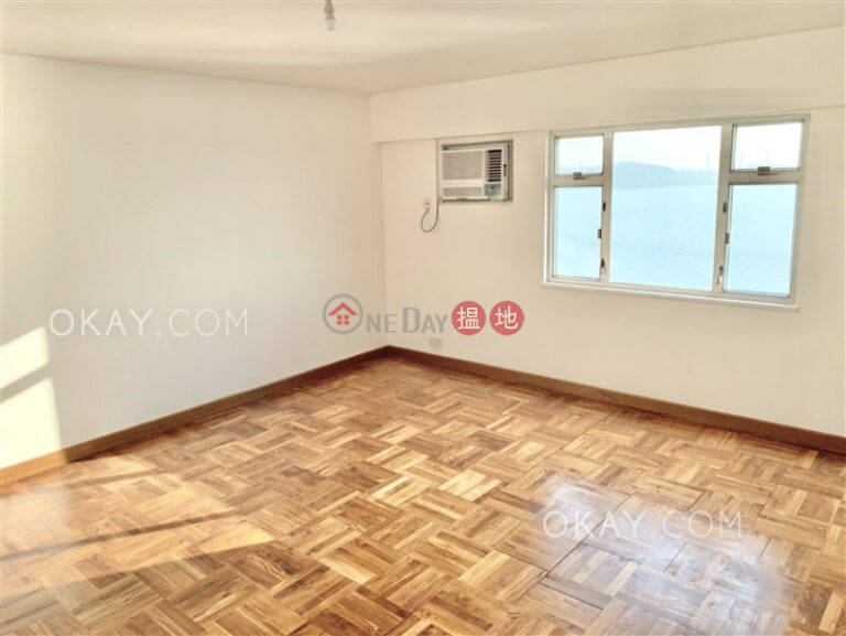 Efficient 3 bedroom with sea views, balcony | Rental