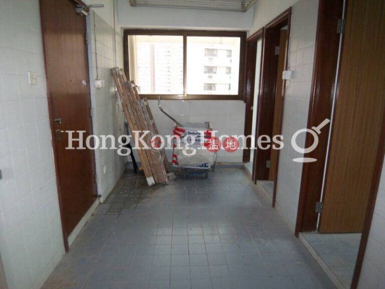 3 Bedroom Family Unit at Block 45-48 Baguio Villa | For Sale