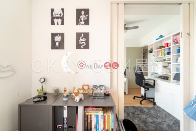 Efficient 4 bedroom with sea views, balcony | For Sale