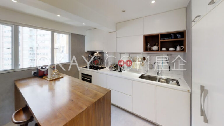 Efficient 3 bedroom with sea views, balcony | Rental