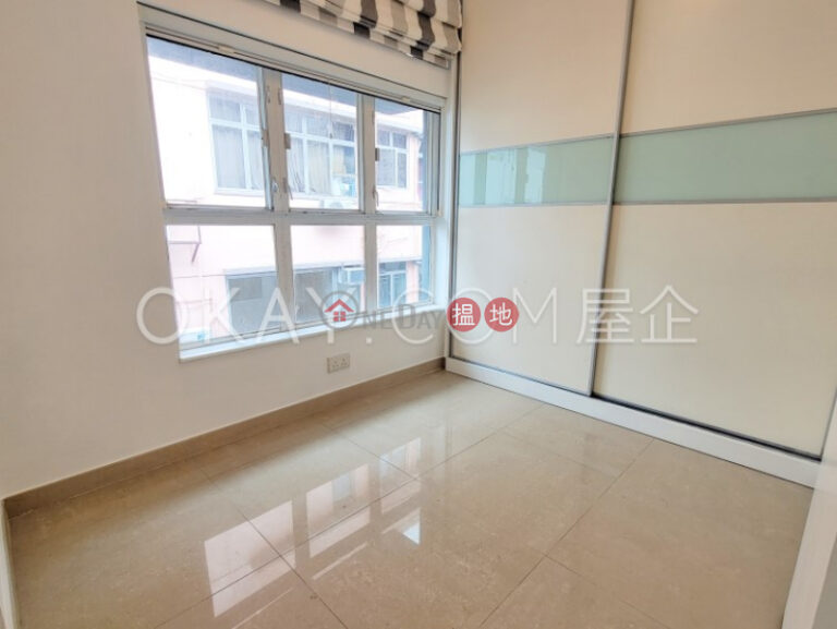 Rare penthouse with rooftop | For Sale