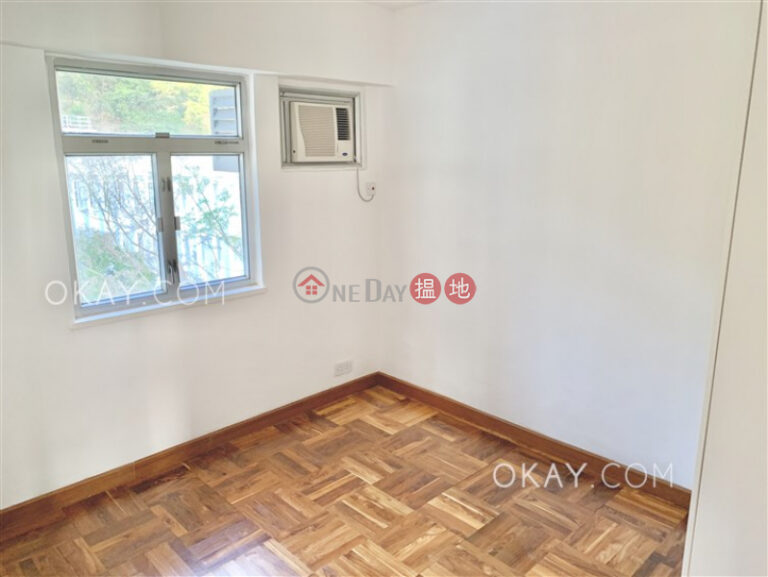 Efficient 3 bedroom with sea views, balcony | Rental