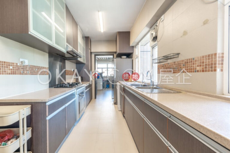 Efficient 4 bedroom on high floor with balcony | For Sale