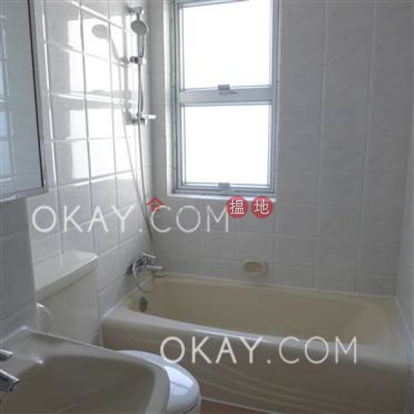 Efficient 4 bedroom with balcony & parking | Rental