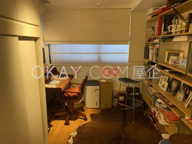 Popular 3 bedroom on high floor with rooftop & balcony | For Sale