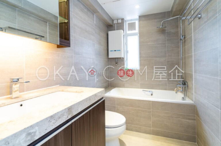 Luxurious 2 bed on high floor with balcony & parking | Rental