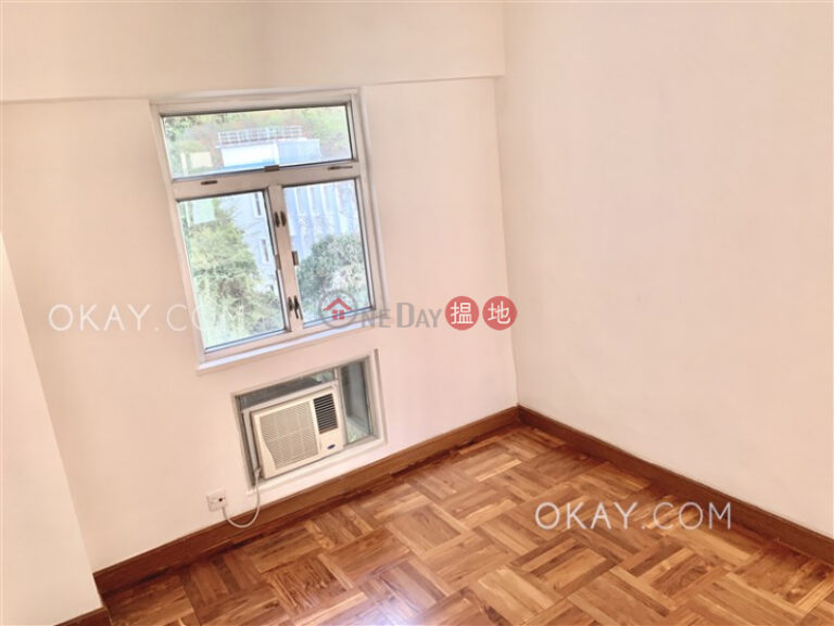 Efficient 3 bedroom with sea views, balcony | Rental