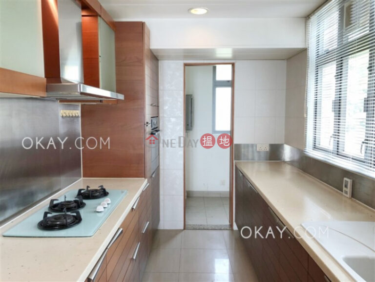 Lovely 4 bedroom with sea views, balcony | Rental