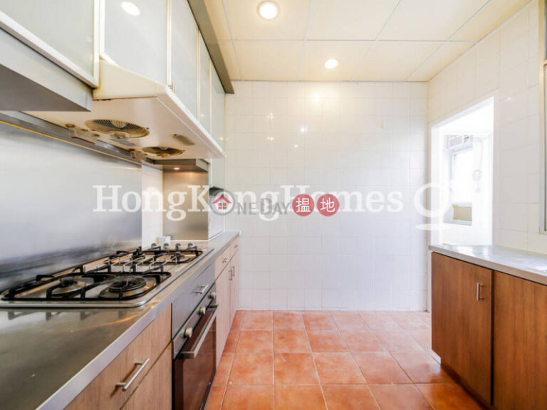 3 Bedroom Family Unit for Rent at Bisney Villas