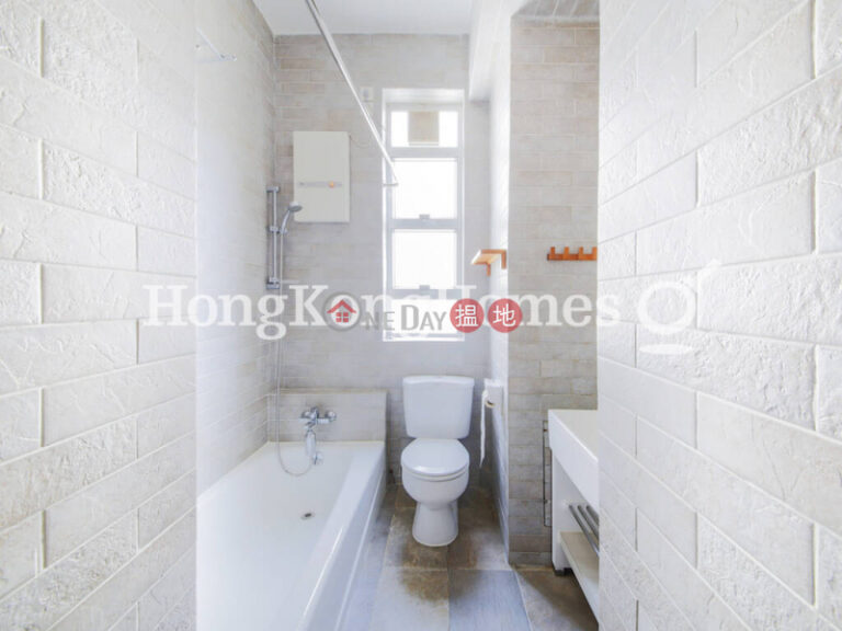 3 Bedroom Family Unit for Rent at Bisney Villas