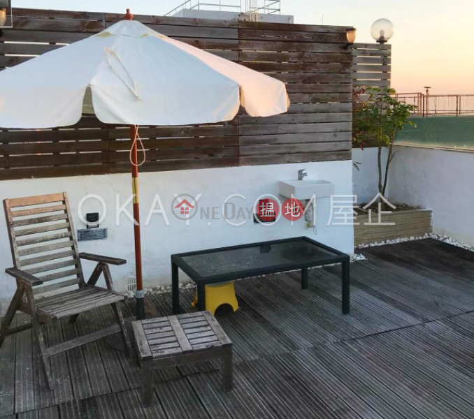 Tasteful 3 bed on high floor with sea views & rooftop | For Sale