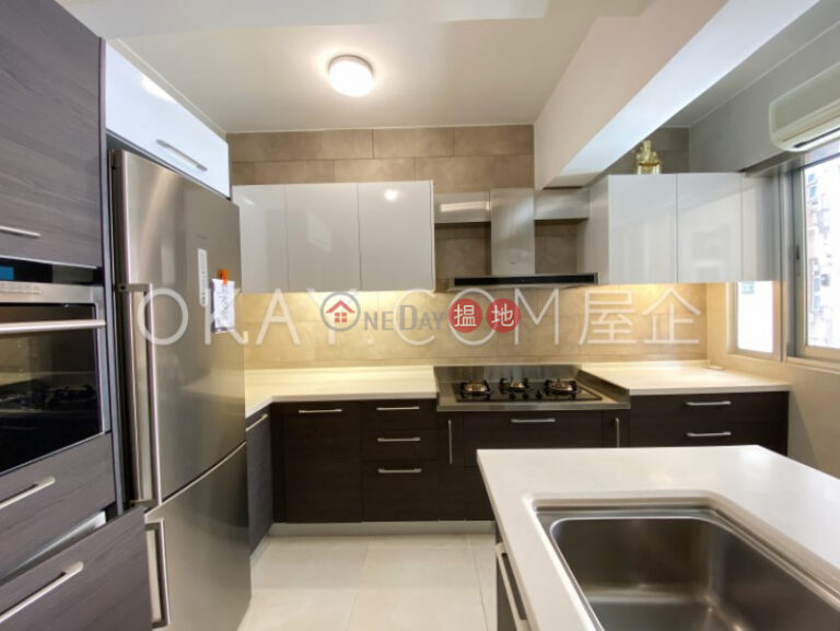 Efficient 2 bedroom with balcony | For Sale