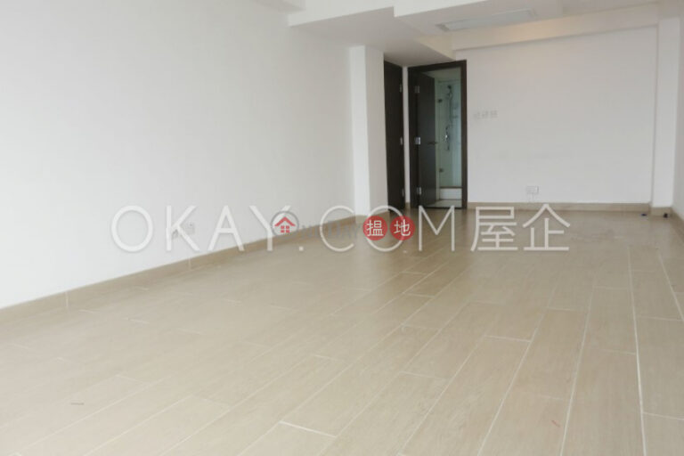 Exquisite 2 bedroom with balcony | Rental