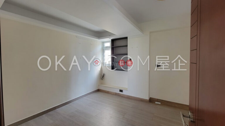 Efficient 3 bed on high floor with rooftop & parking | For Sale